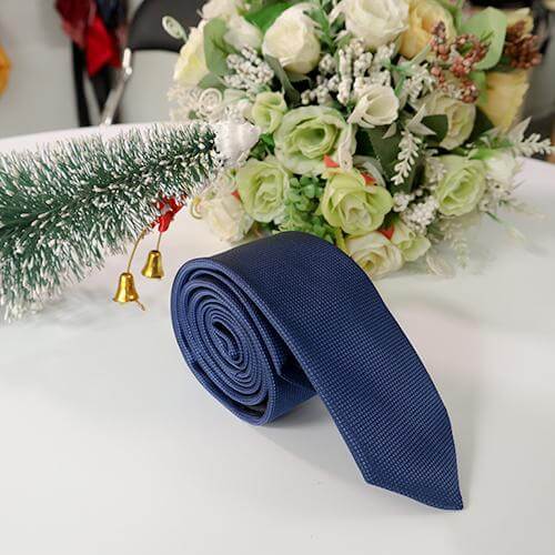 Cà vạt xanh