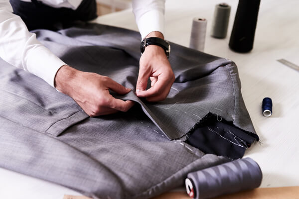 Vest công sở được tailor may đo từng bước Vest công sở được tailor may đo từng bước