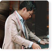 May đồng phục Thomas Nguyen