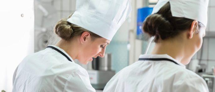 Mẫu đồng phục của đầu bếp chất lượng tốt và đẹp thể hiện sự chuyên nghiệp Mẫu đồng phục của đầu bếp chất lượng tốt và đẹp thể hiện sự chuyên nghiệp