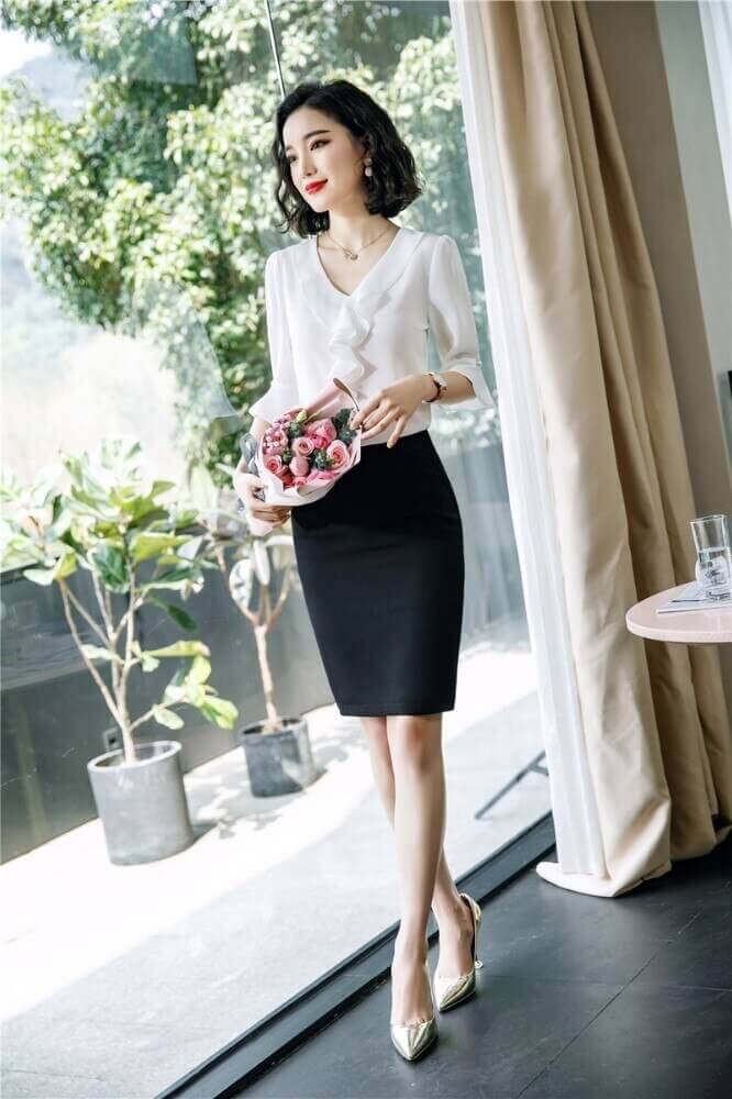 Chân váy bút chì trên đầu gối