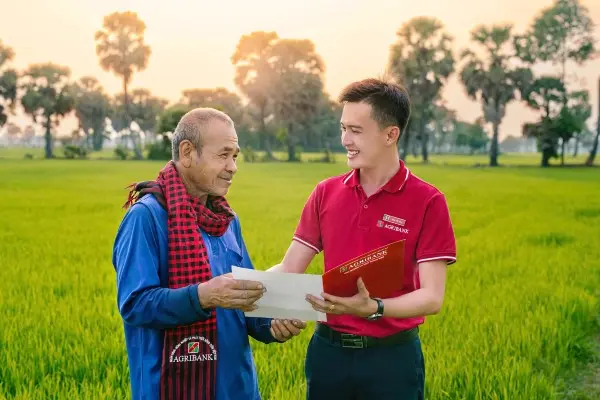 Áo thun đồng phục ngân hàng Agribank với màu đỏ ấn tượng dong-phuc-ao-thun-ngan-hang-agribank-thomas-nguyen